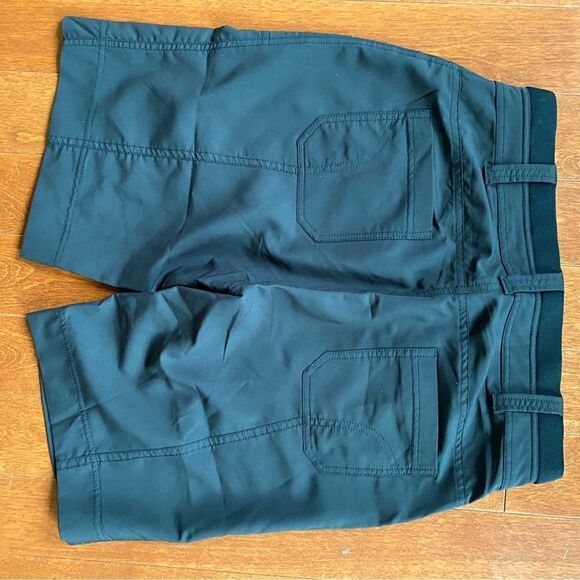 Adria activewear shorts size 4 - Picture 3 of 3
